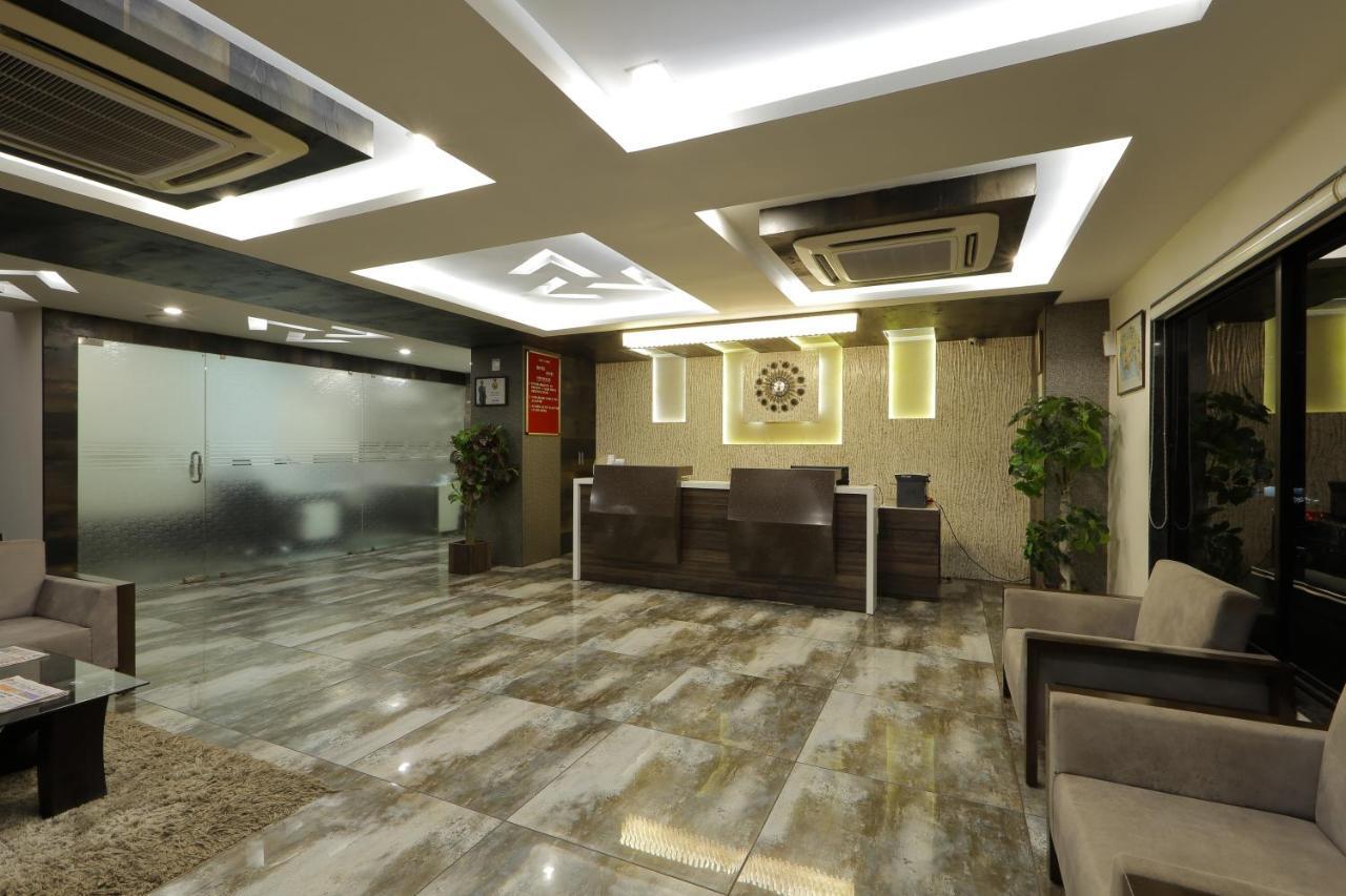 Hotel Unity Ahmedabad Exteriör bild