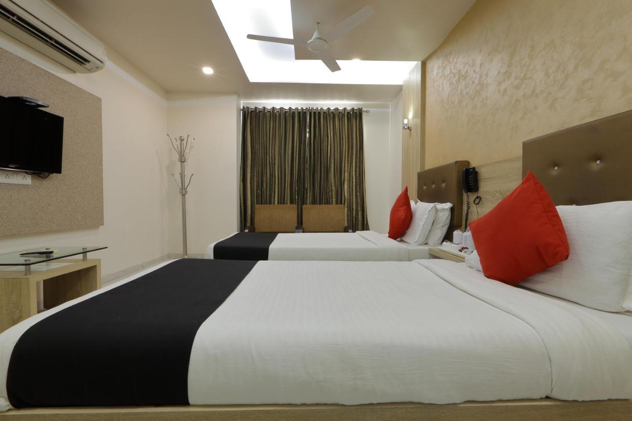 Hotel Unity Ahmedabad Exteriör bild
