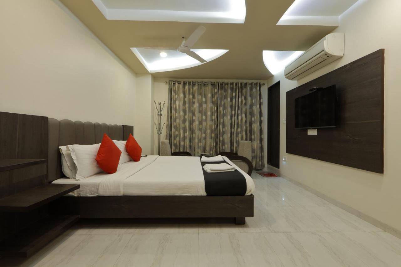 Hotel Unity Ahmedabad Exteriör bild