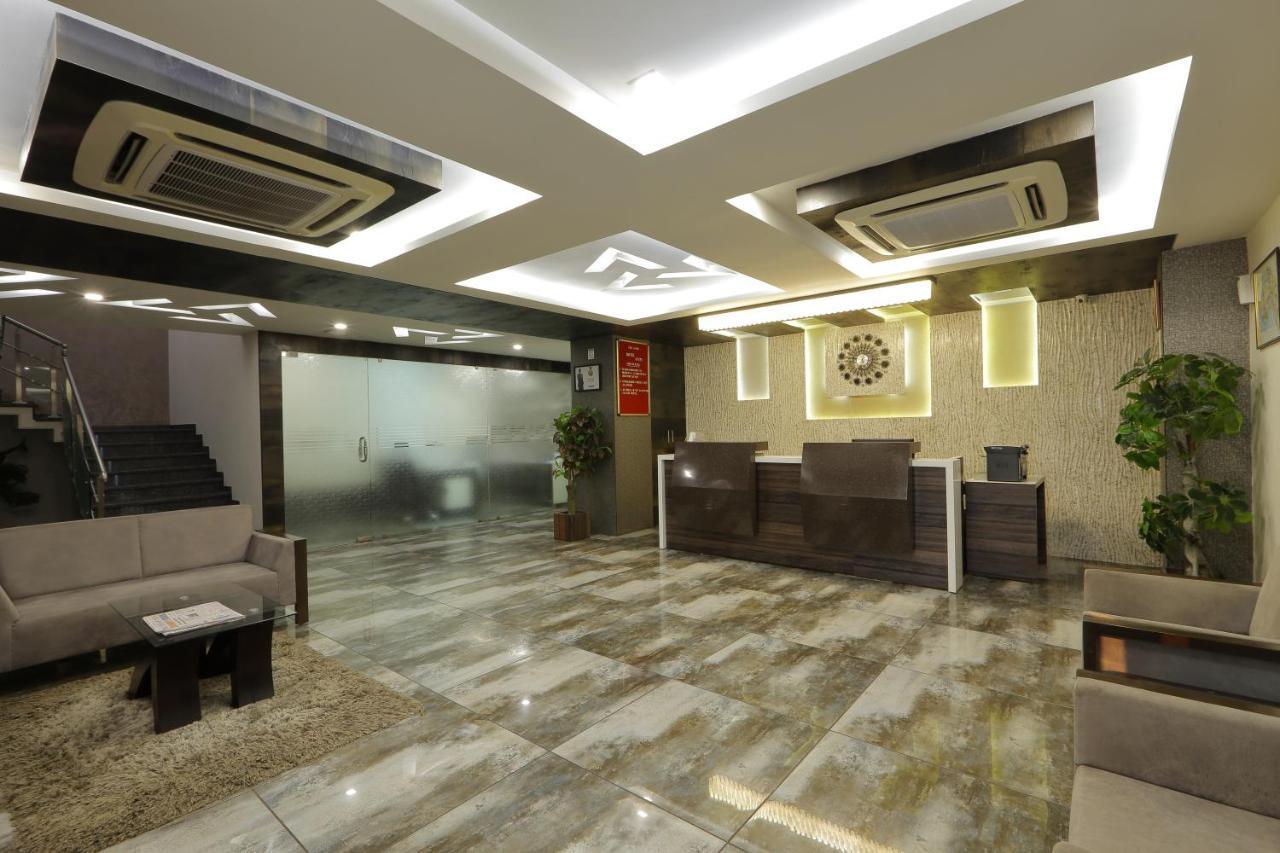 Hotel Unity Ahmedabad Exteriör bild