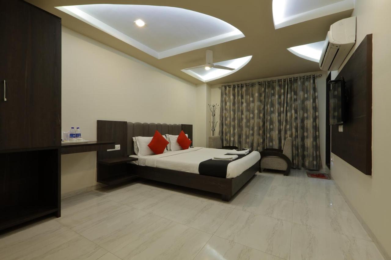 Hotel Unity Ahmedabad Exteriör bild