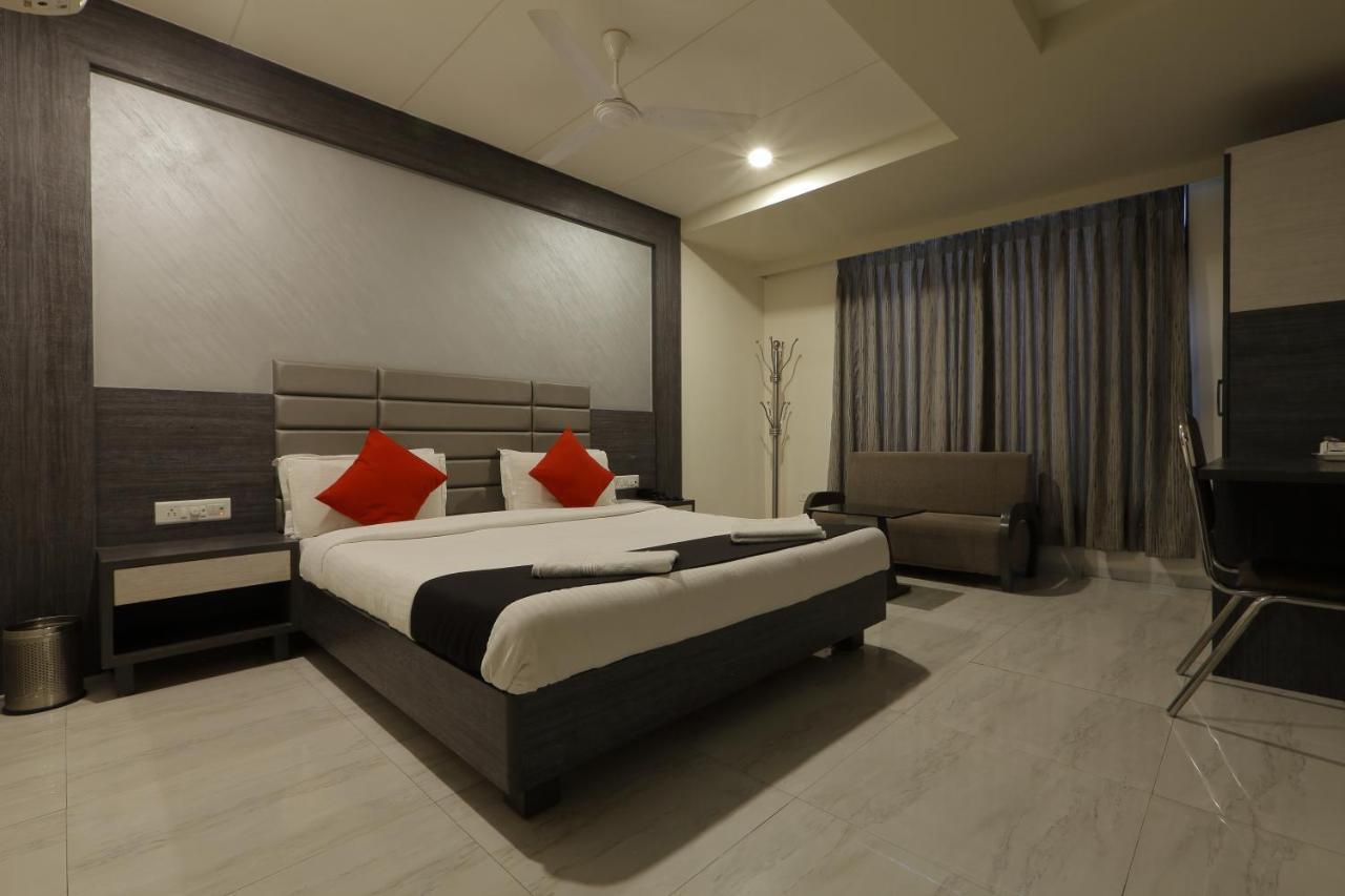 Hotel Unity Ahmedabad Exteriör bild