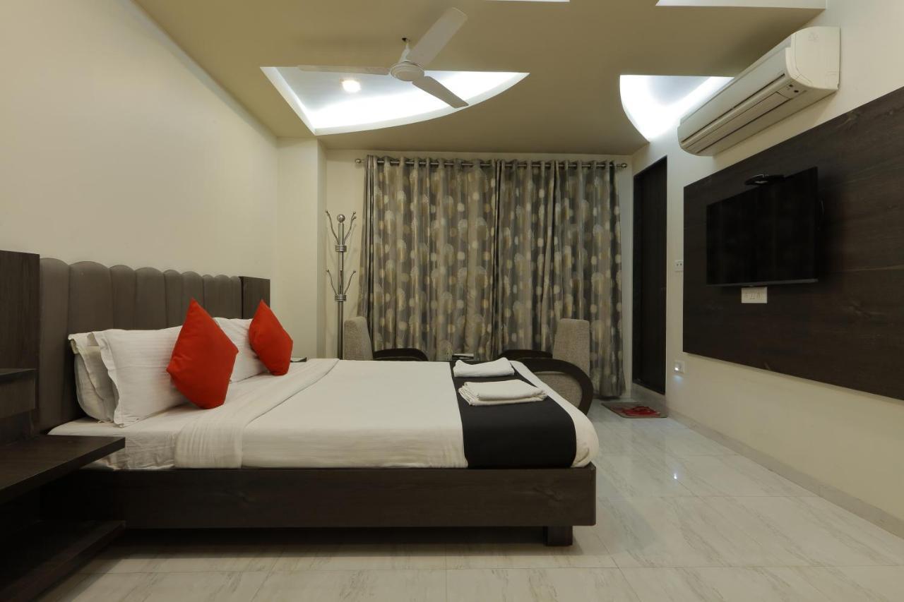 Hotel Unity Ahmedabad Exteriör bild