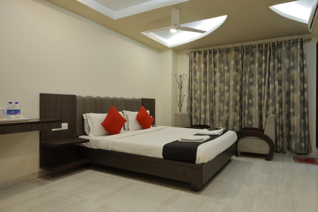 Hotel Unity Ahmedabad Exteriör bild