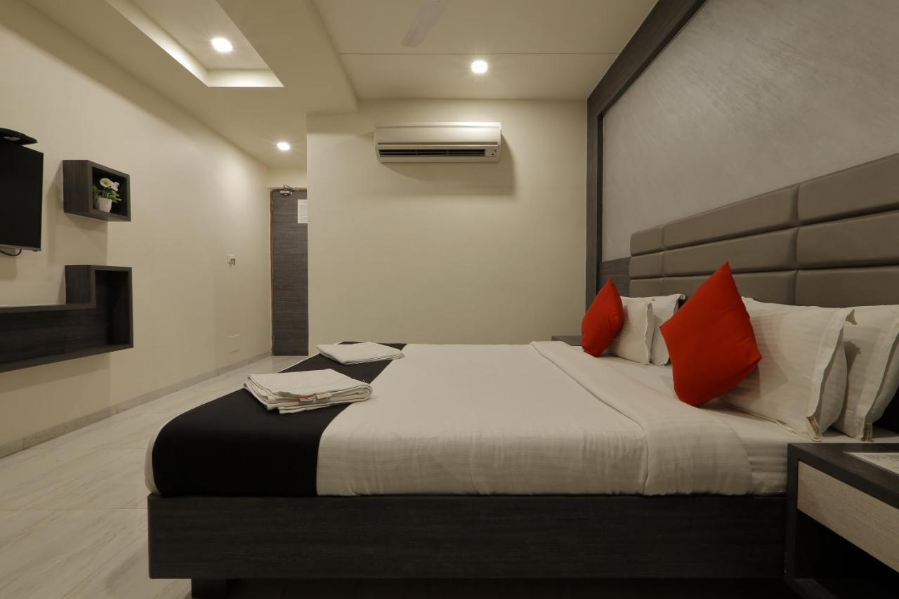 Hotel Unity Ahmedabad Exteriör bild