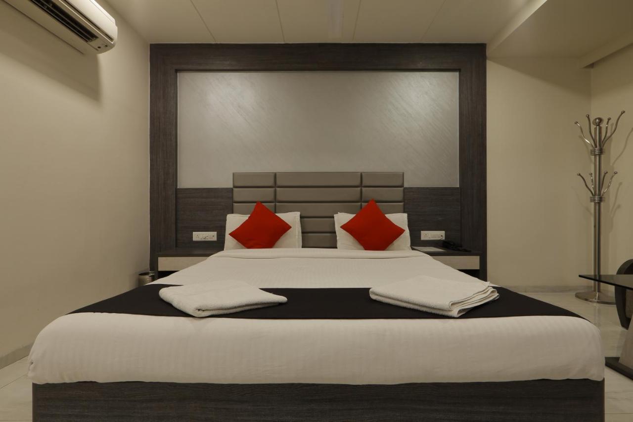 Hotel Unity Ahmedabad Exteriör bild