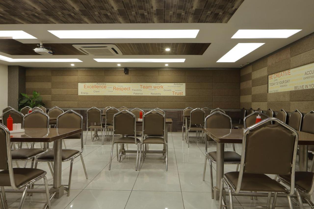 Hotel Unity Ahmedabad Exteriör bild
