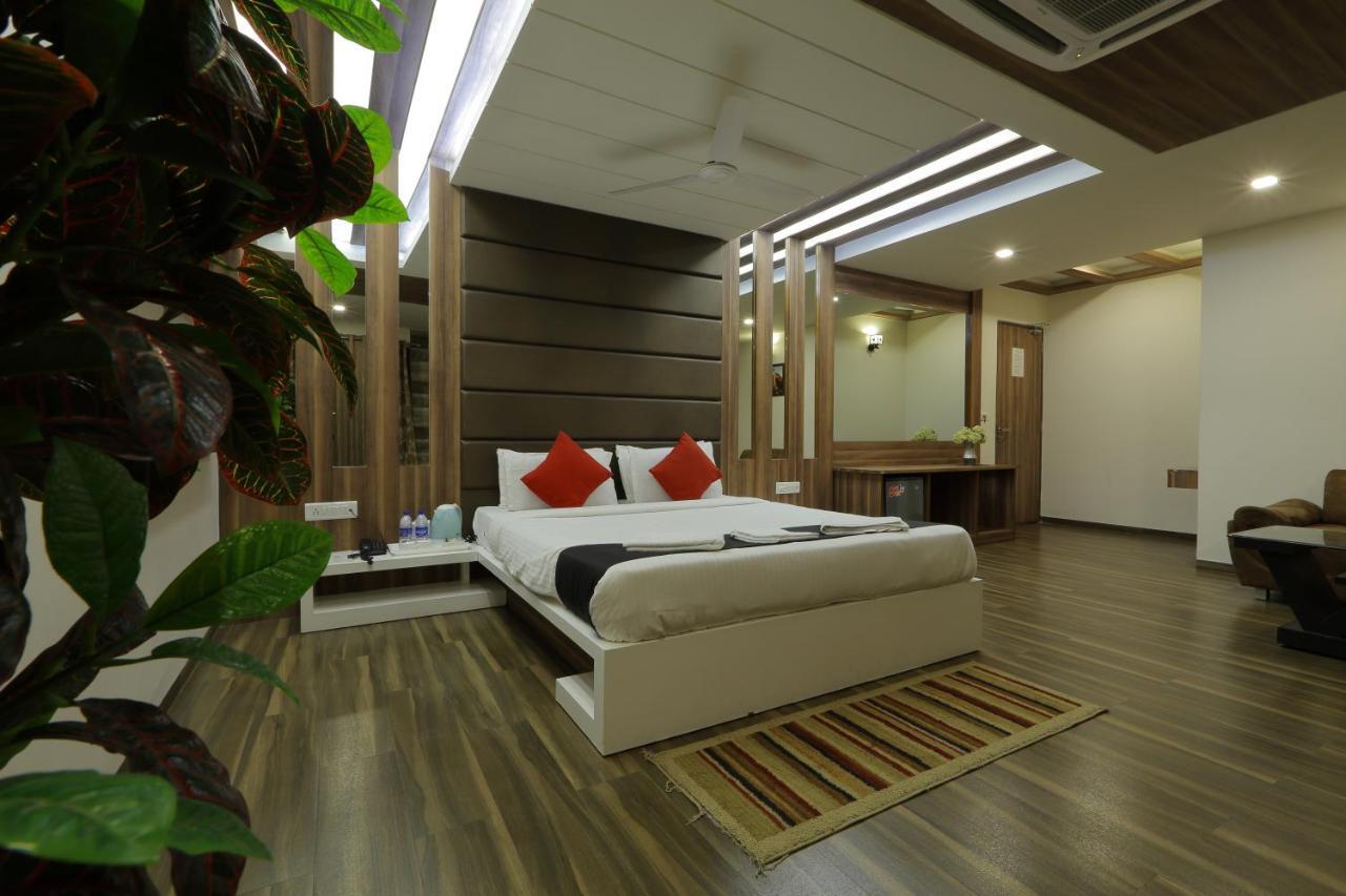 Hotel Unity Ahmedabad Exteriör bild