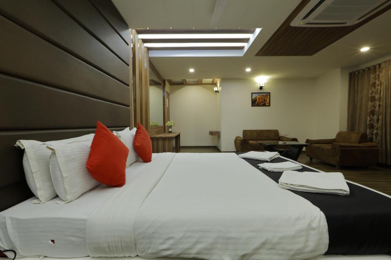 Hotel Unity Ahmedabad Exteriör bild