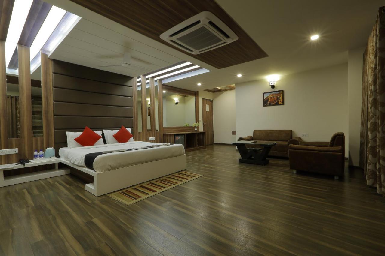 Hotel Unity Ahmedabad Exteriör bild